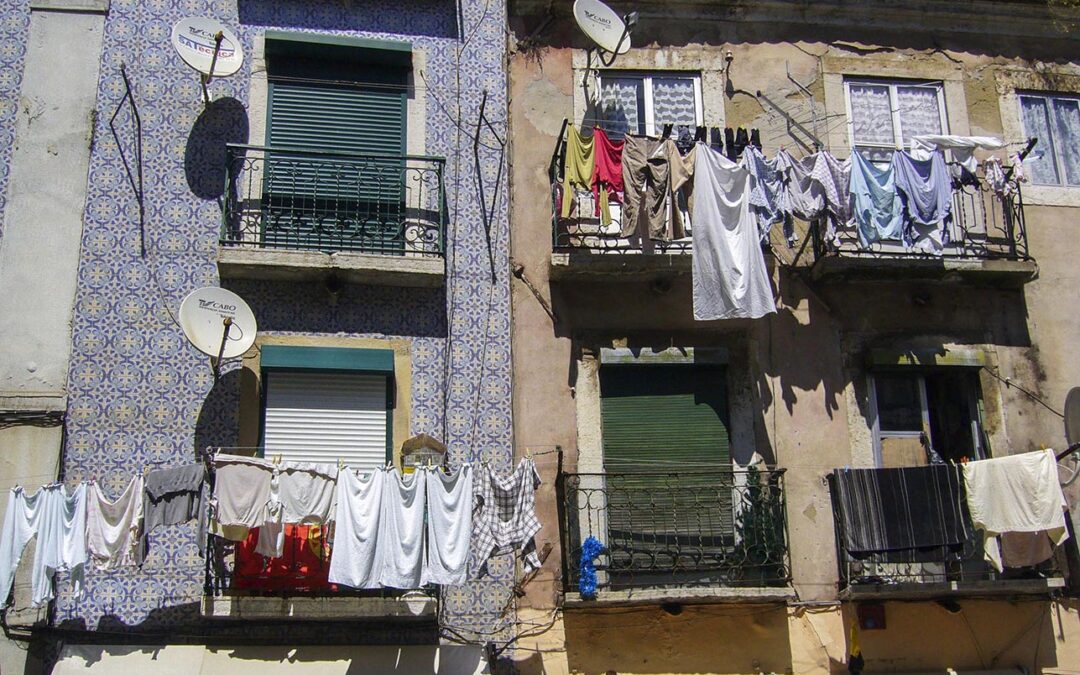 Descubrir 74+ imagen prohibido tender ropa en balcon